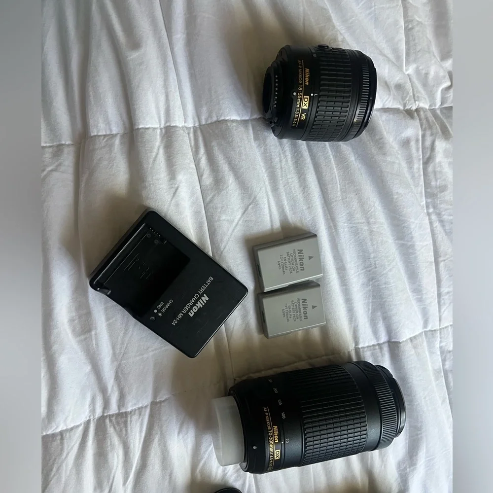 Nikon DC 3400 camera with accessories